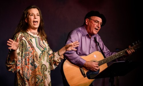 SONGS OF SLAVERY AND EMANCIPATION - Mit Mat Callahan & Yvonne Moore, Kathy Bullock, Jubilo Chor Kentucky, USA