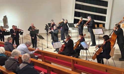 Weihnachtskonzert Le Corde Vive mit dem Gitarristen Sando Foschi